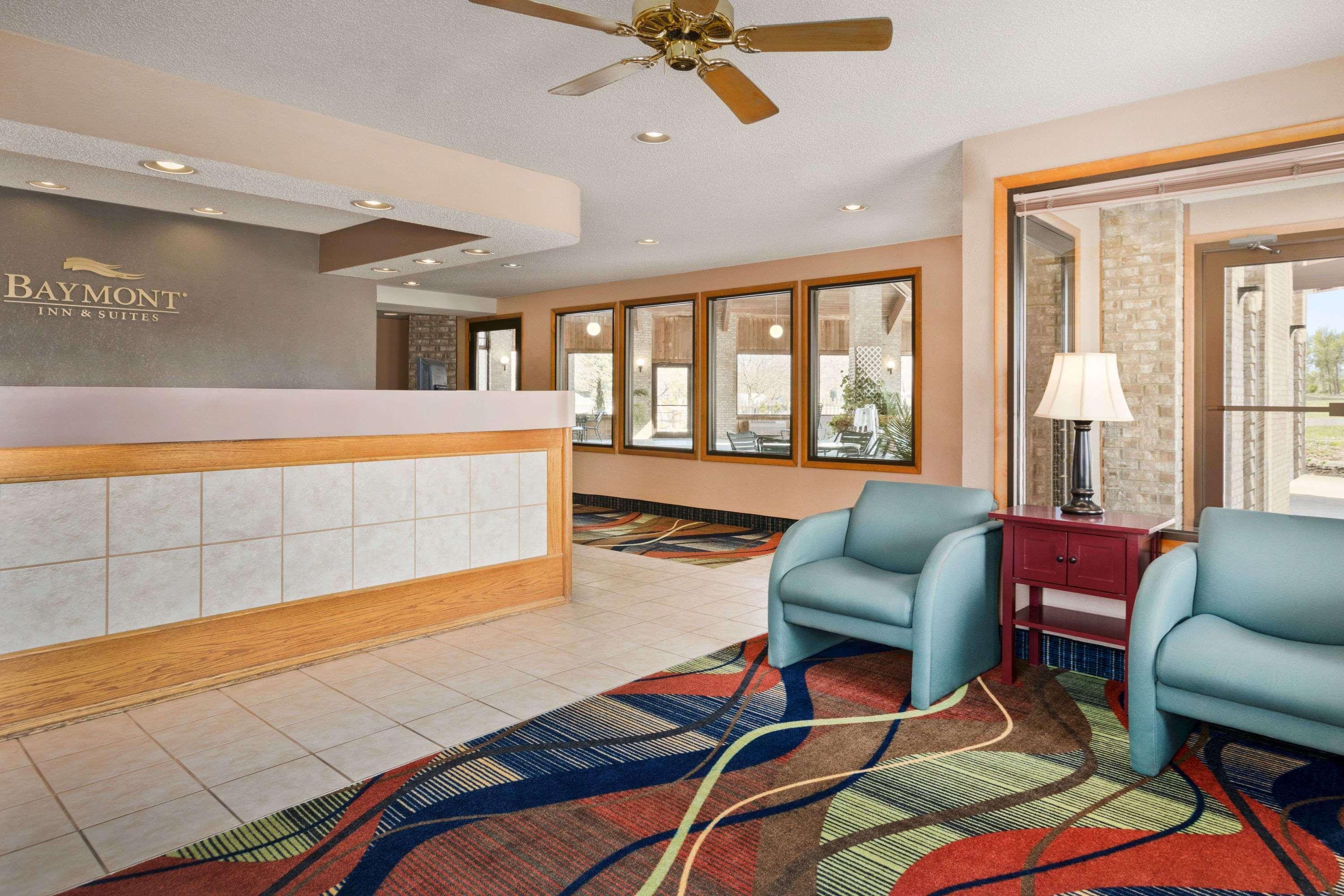 Baymont By Wyndham Logan Hotel Exterior photo