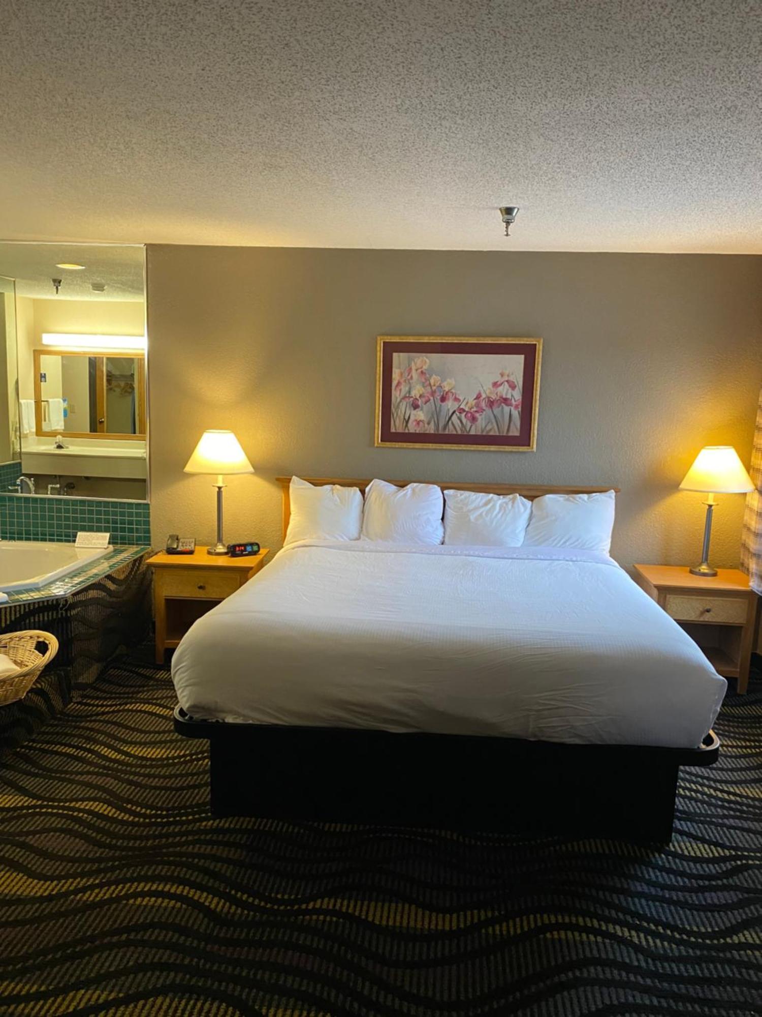 Baymont By Wyndham Logan Hotel Exterior photo